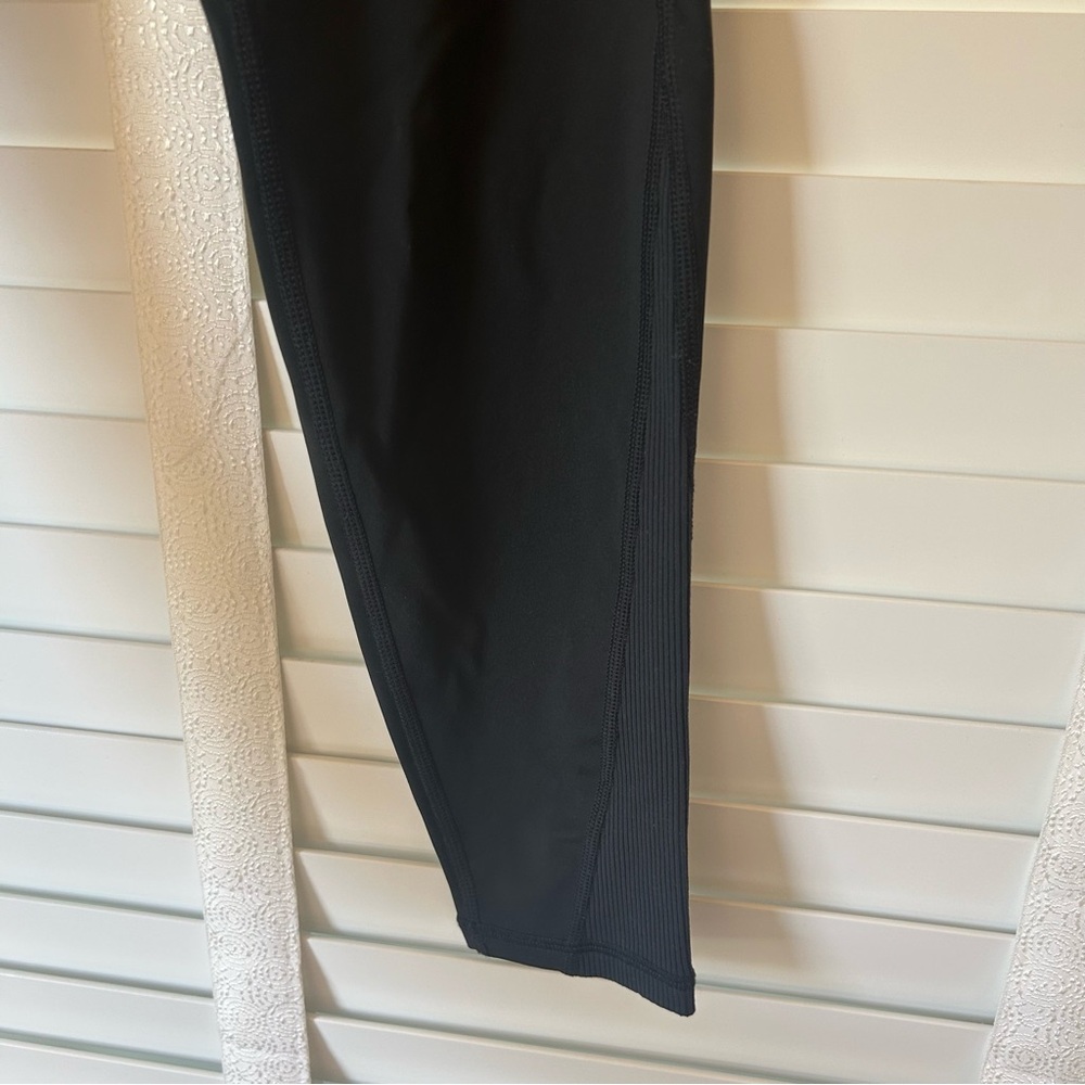 Offline by Aerie Legging Goals High Waisted Black Medium 7/8 Length - Picture 3 of 7